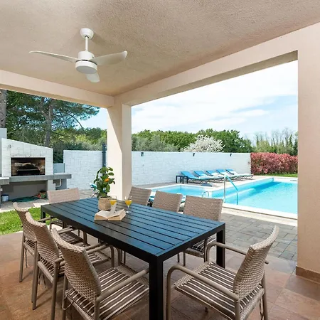וילה In Istria With Heated Eco Pool