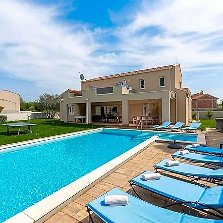 In Istria With Heated Eco Pool Villa