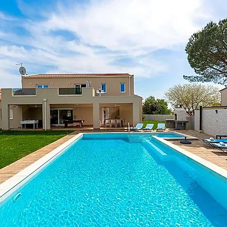 In Istria With Heated Eco Pool Villa *